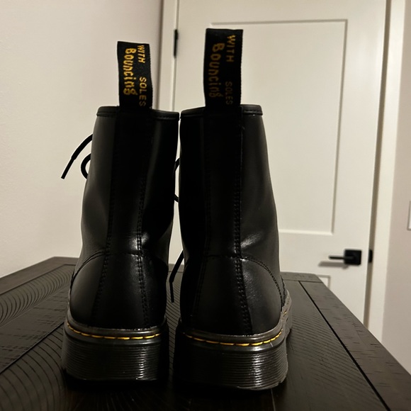 Like new Dr. Martens platform boots - Picture 2 of 7